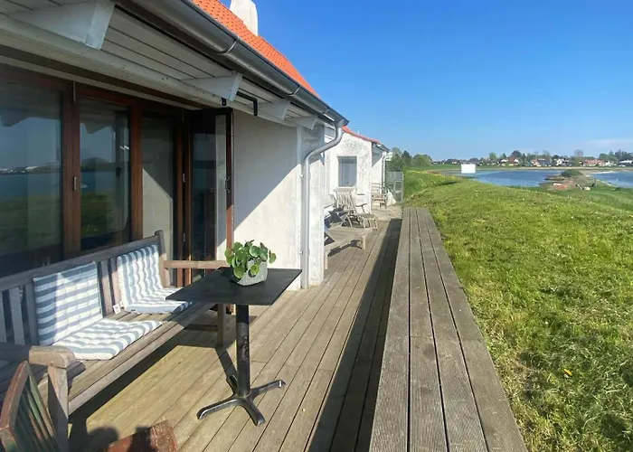 Fisherman's House By Lillebaelt With A Unique View *